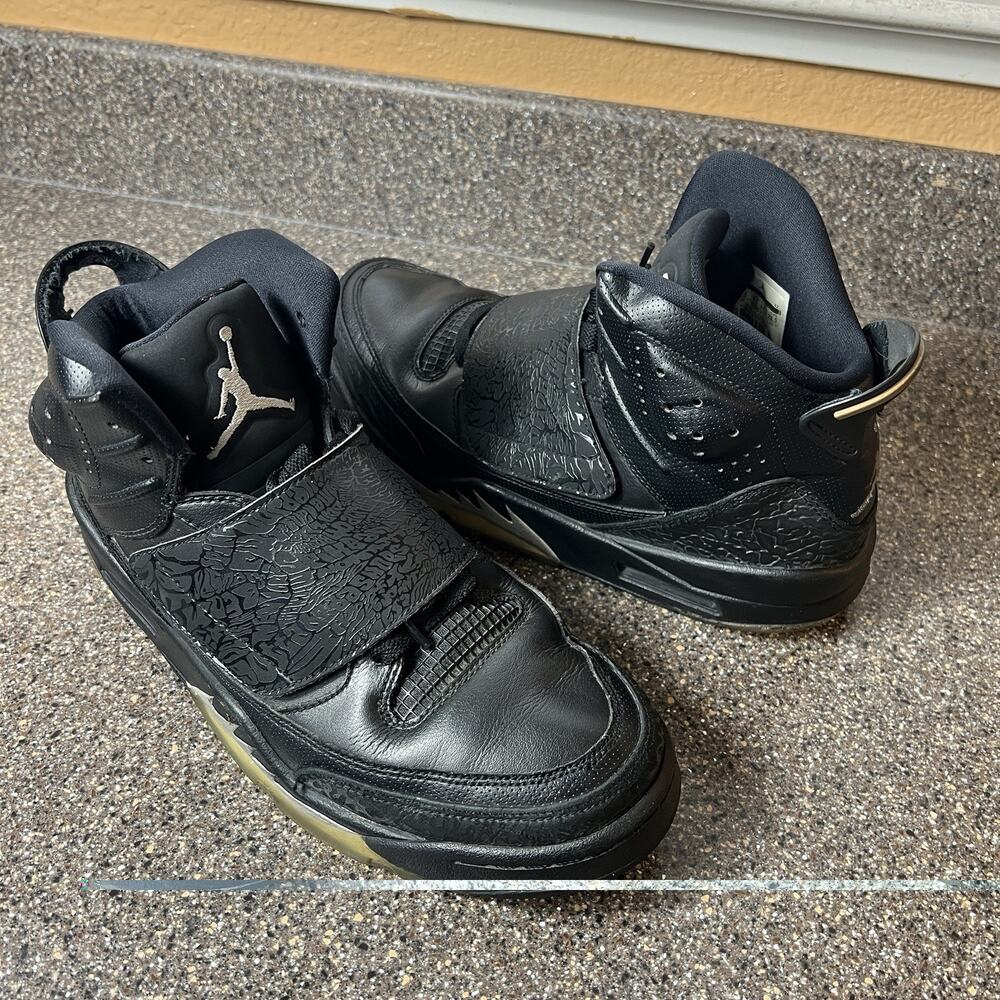 Air Jordan Basketball Shoes Men’s 10.5 Black Cat Son Of Mars Sneakers 512245-010